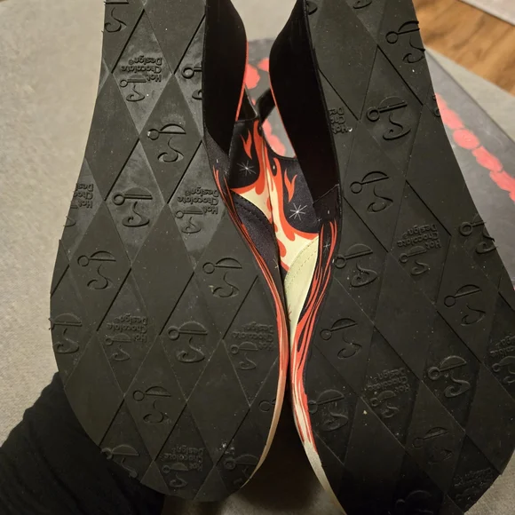 Women's Black and Cream Shoes - Picture 4 of 6